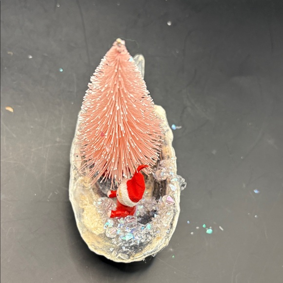 Pink Holiday Tree Shell Vignette - Picture 5 of 5